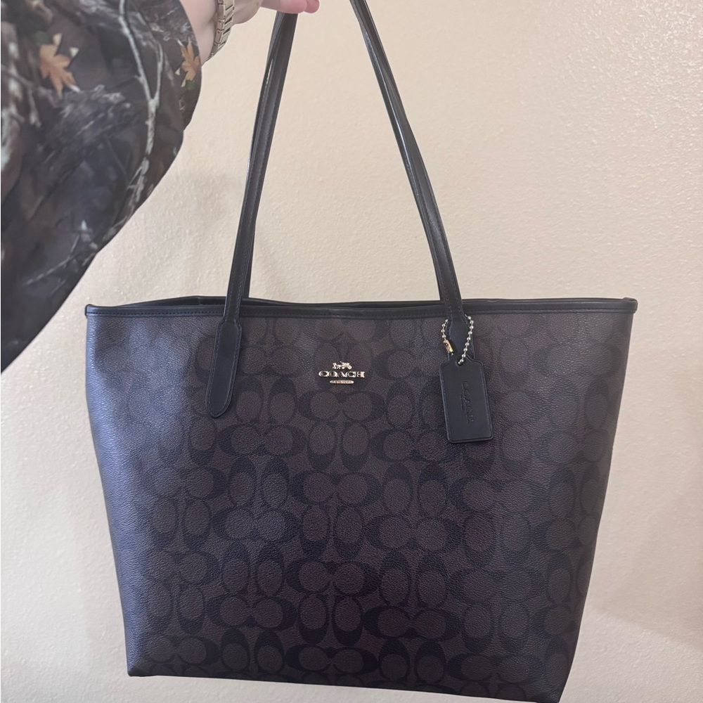 Coach City Tote Bag in Signature Canvas